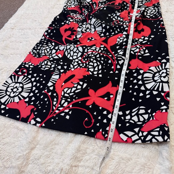 Dressbarn 14 sleeveless Black Red White Floral Geometric Knee Length Dress - Picture 5 of 7
